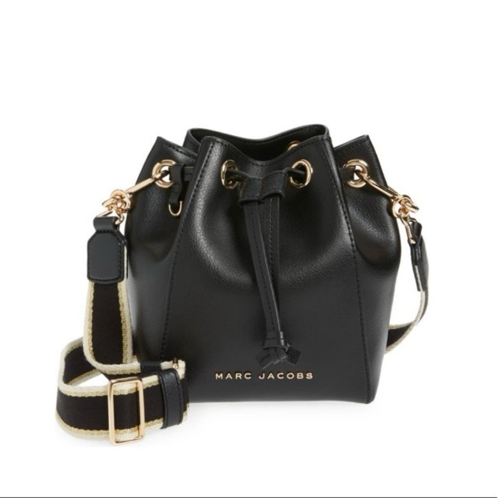 ✨ Authentic Marc Jacobs The Bucket Bag Logo Plaque Drawstring Woven Strap Black - Picture 4 of 16